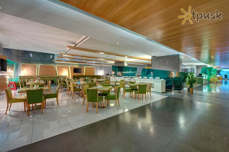 Фото отеля Al Khoory Executive Hotel 3* Дубай ОАЕ бари та ресторани