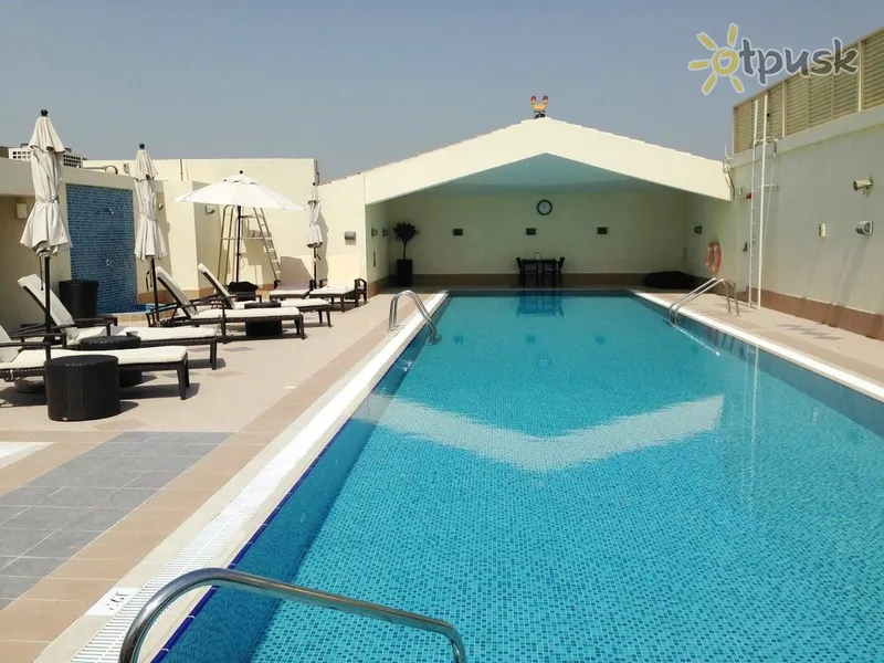 Фото отеля Avani Deira Dubai Hotel 5* Dubajus JAE išorė ir baseinai