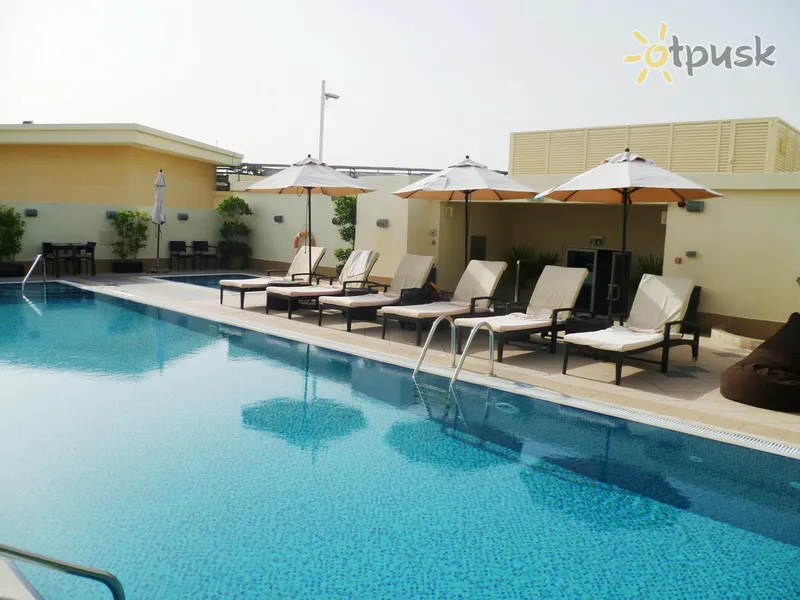 Фото отеля Avani Deira Dubai Hotel 5* Дубай ОАЭ экстерьер и бассейны