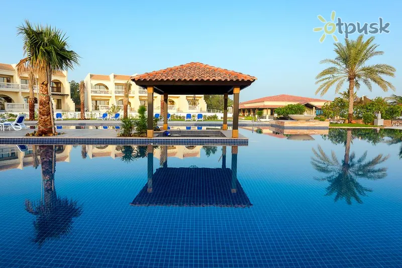 Фото отеля Barracuda Beach Resort 3* Умм Аль-Кувейн ОАЭ экстерьер и бассейны