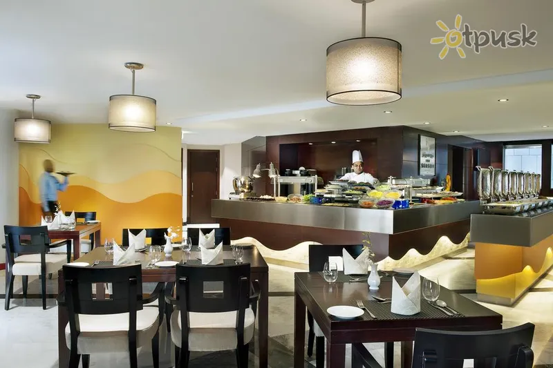 Фото отеля City Seasons Towers Hotel 4* Дубай ОАЕ бари та ресторани