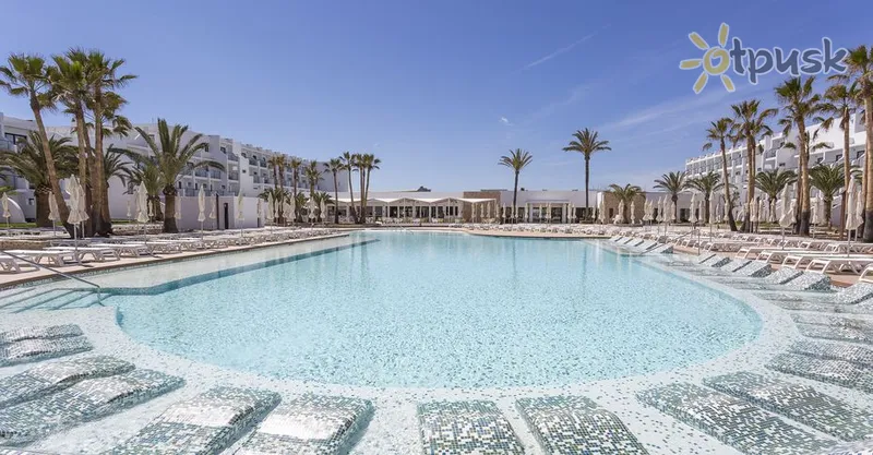 Фото отеля Grand Palladium White Island Resort & Spa 5* Ibiza Ispanija išorė ir baseinai