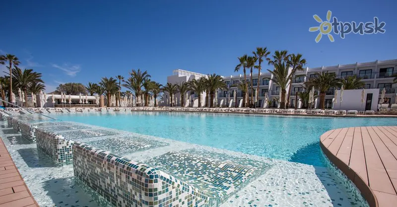 Фото отеля Grand Palladium White Island Resort & Spa 5* par. Ibiza Spānija ārpuse un baseini
