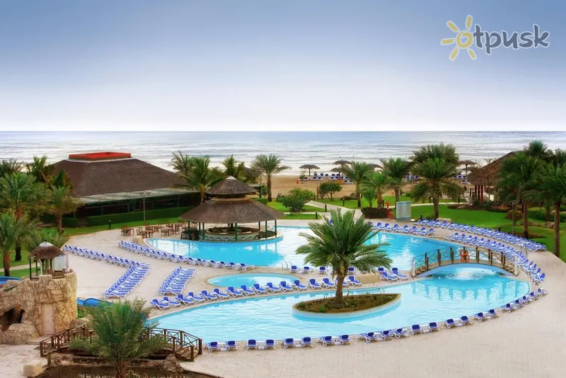 Фото отеля Fujairah Rotana Resort & Spa 5* Fujairah JAE išorė ir baseinai