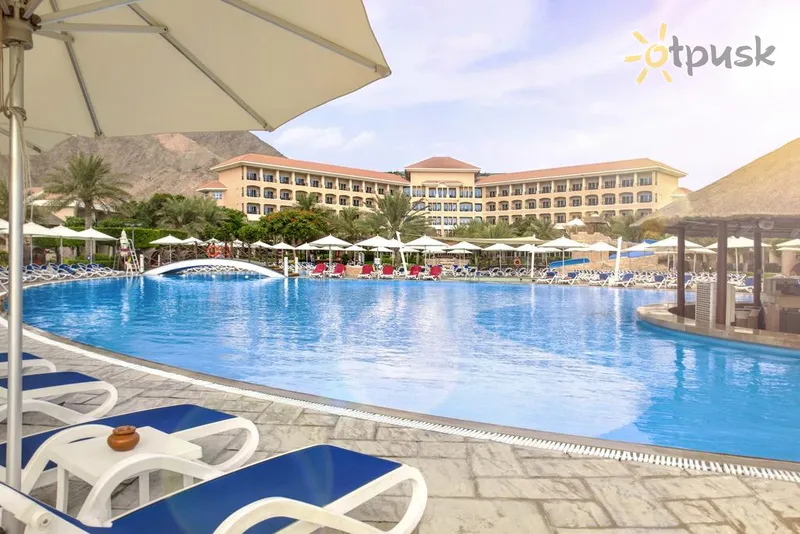 Фото отеля Fujairah Rotana Resort & Spa 5* Фуджейра ОАЕ екстер'єр та басейни