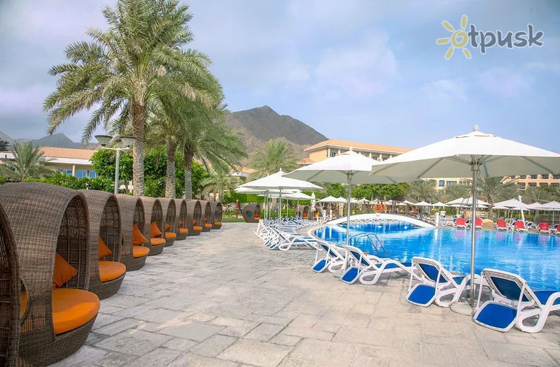 Фото отеля Fujairah Rotana Resort & Spa 5* Фуджейра ОАЕ екстер'єр та басейни