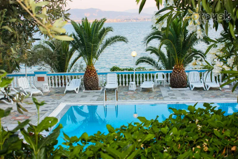 Фото отеля Pappas Hotel 3* Loutraki Grieķija ārpuse un baseini