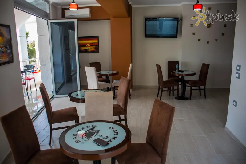 Фото отеля Kapllani Hotel 3* Saranda Albanija barai ir restoranai