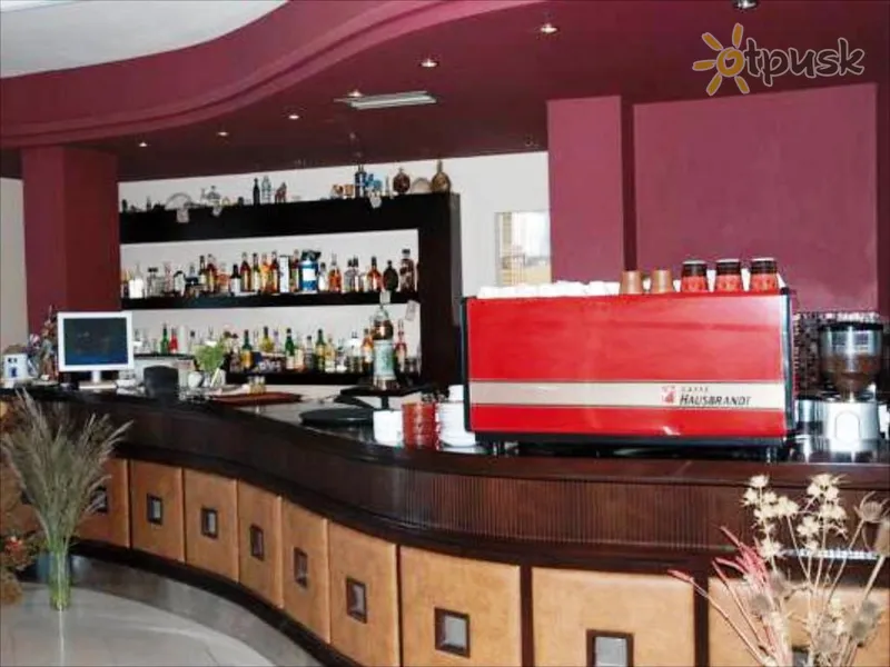 Фото отеля Royal Saranda 3* Саранда Албанія бари та ресторани