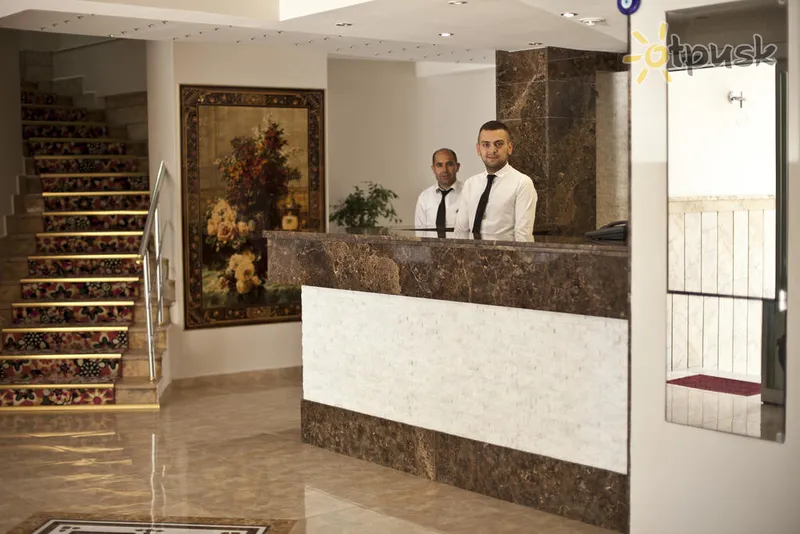 Фото отеля Oz Yavuz Hotel 2* Stambula Turcija vestibils un interjers