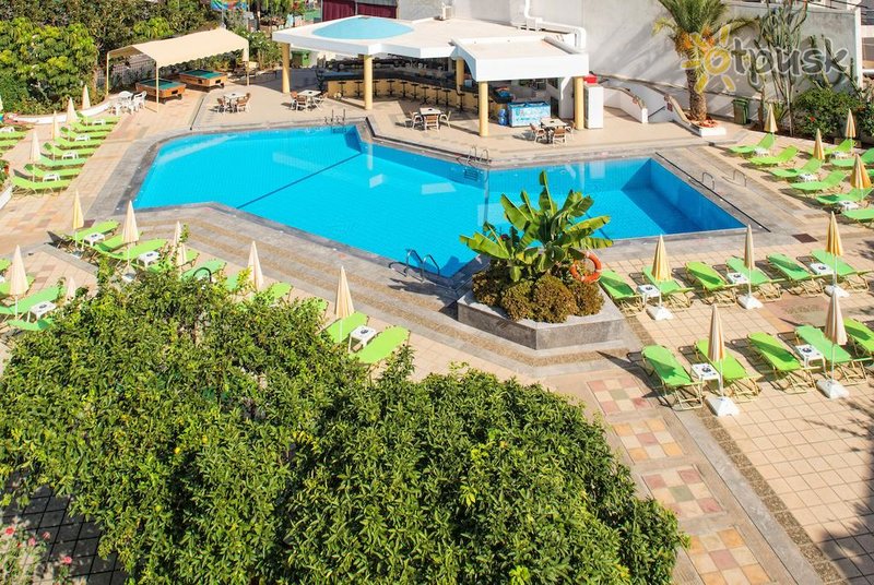 Фото отеля Malia Holidays Hotel 2* о. Крит – Ираклион Греция экстерьер и бассейны