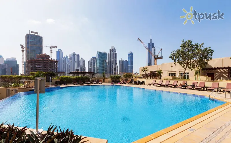 Фото отеля Ramada Downtown Burj Dubai 4* Дубай ОАЭ экстерьер и бассейны