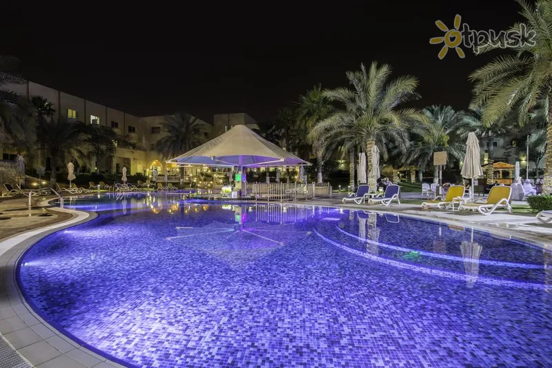 Фото отеля Millennium Central Mafraq 4* Абу Даби ОАЭ экстерьер и бассейны