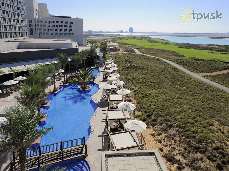 Фото отеля Radisson Blu Hotel Yas Island 4* Абу Даби ОАЭ экстерьер и бассейны