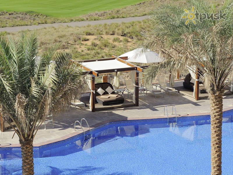 Фото отеля Radisson Blu Hotel Yas Island 4* Абу Даби ОАЭ экстерьер и бассейны