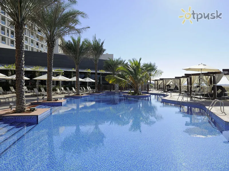 Фото отеля Radisson Blu Hotel Yas Island 4* Абу Дабі ОАЕ екстер'єр та басейни