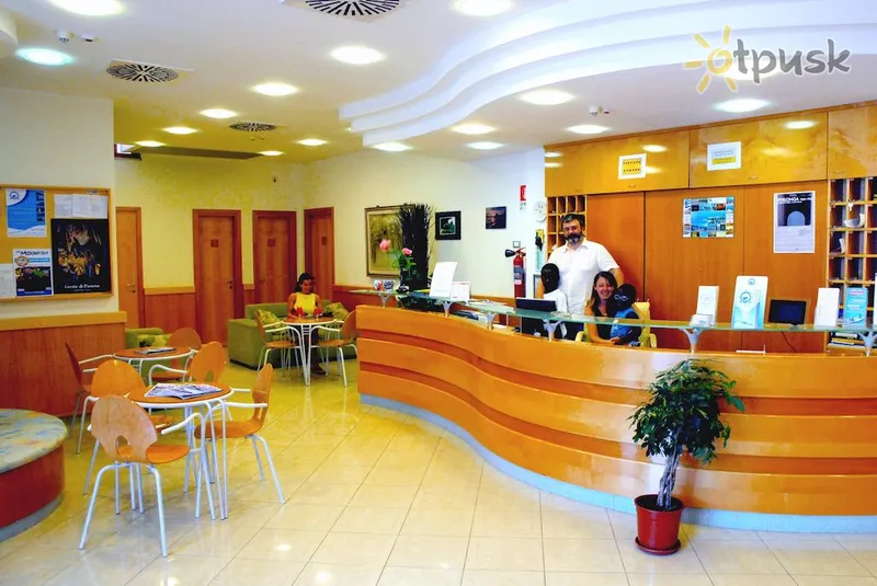 Фото отеля Grazia Hotel 3* Тірренське узбережжя Італія лобі та інтер'єр