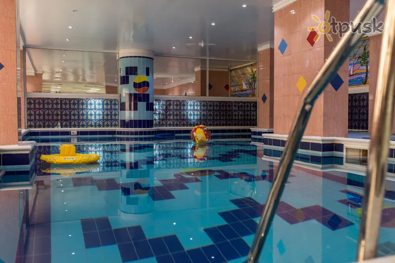 Фото отеля Royal Crown Suites 3* Шарджа ОАЕ екстер'єр та басейни