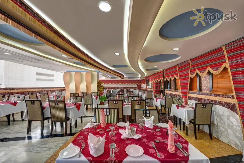 Фото отеля Sharjah Palace Hotel 4* Шарджа ОАЕ бари та ресторани