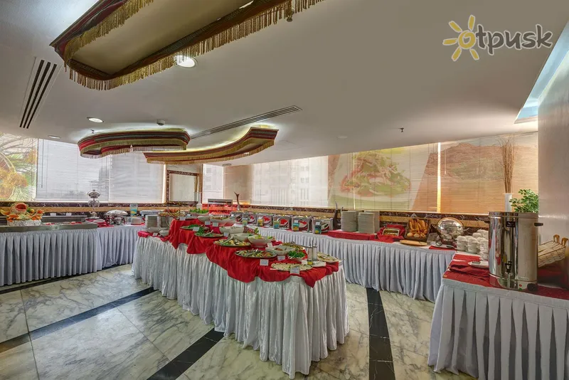 Фото отеля Sharjah Palace Hotel 4* Шарджа ОАЕ бари та ресторани