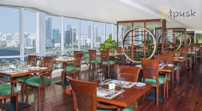 Фото отеля Golden Tulip Sharjah 4* Шарджа ОАЭ бары и рестораны