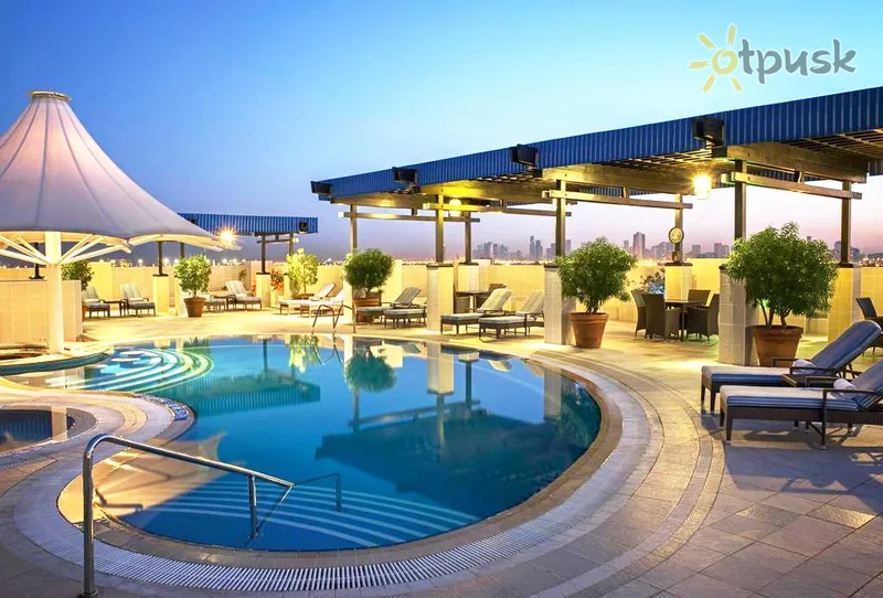 Фото отеля Grand Excelsior Hotel Deira 4* Дубай ОАЭ экстерьер и бассейны
