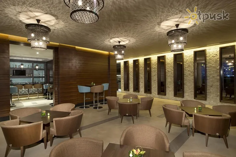 Фото отеля Hilton Garden Inn Dubai Al Mina 4* Дубай ОАЭ бары и рестораны