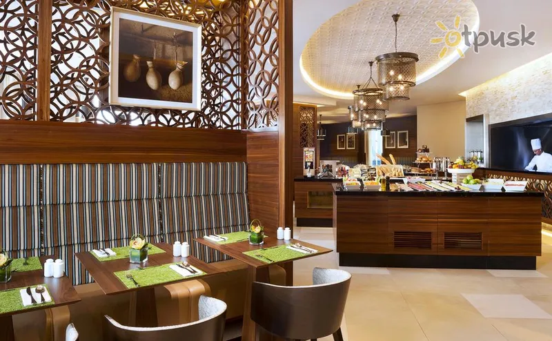 Фото отеля Hilton Garden Inn Dubai Al Mina 4* Дубай ОАЭ бары и рестораны