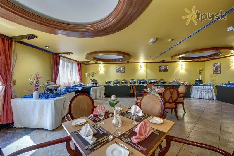 Фото отеля Royal Tulip Sharjah Hotel Apartments 3* Šardža JAE barai ir restoranai