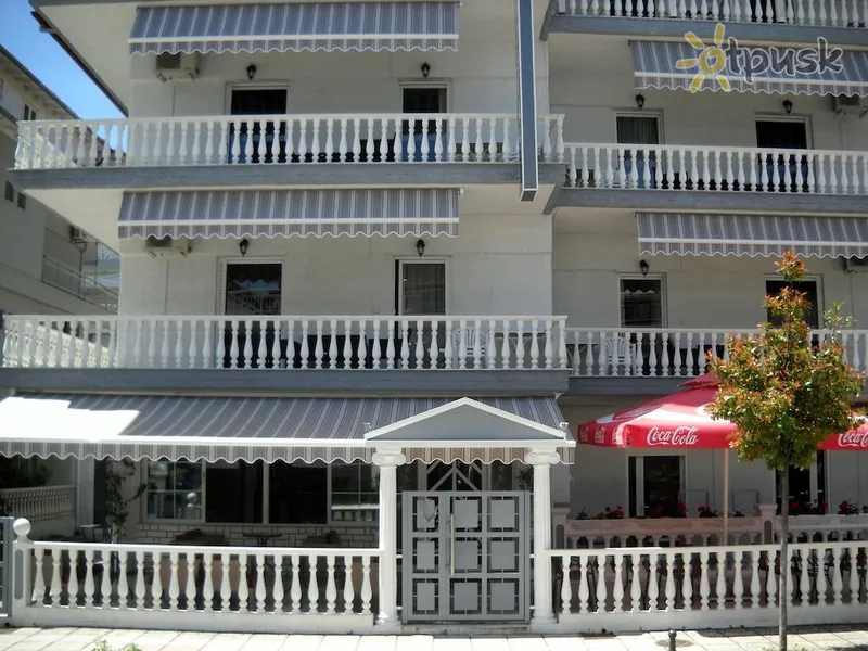 Фото отеля Kostas Hotel 1* Pieria Grieķija ārpuse un baseini