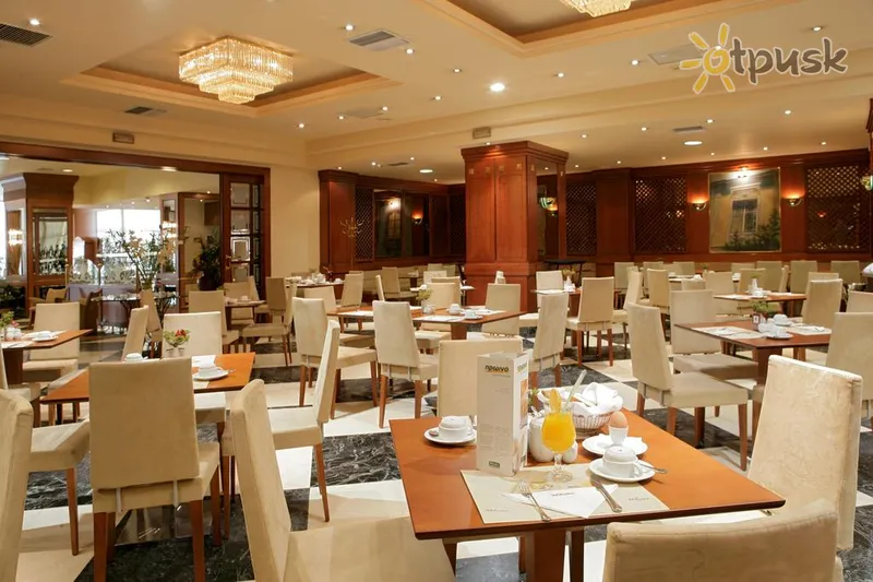 Фото отеля Holiday Inn Thessaloniki 5* Saloniki Grieķija bāri un restorāni