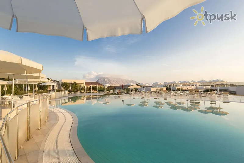 Фото отеля Grande Baia Resort & Spa 4* о. Сардиния Италия экстерьер и бассейны