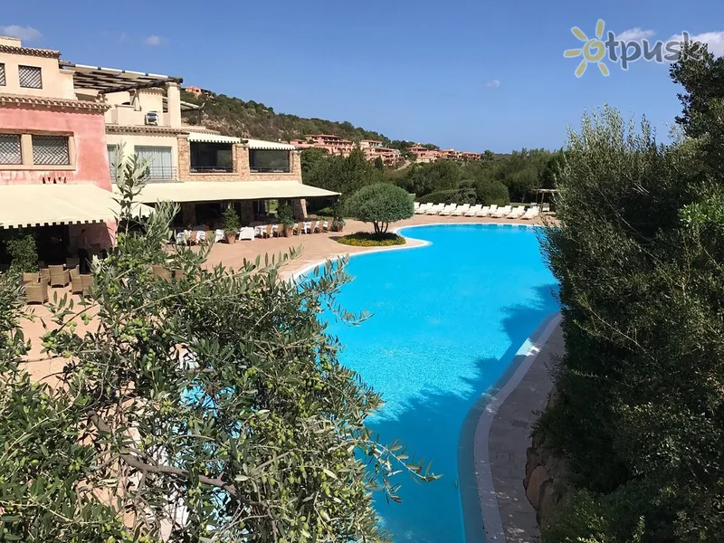 Фото отеля Colonna Pevero Hotel 5* о. Сардинія Італія екстер'єр та басейни