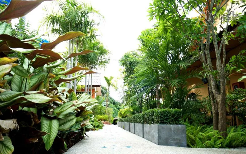 Фото отеля Baan Vanida Garden Resort 3* о. Пхукет Таиланд экстерьер и бассейны