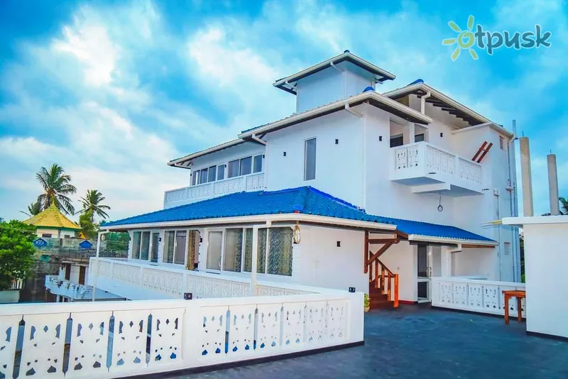 Фото отеля Hikka Ocean Resort 3* Хиккадува Шри-Ланка экстерьер и бассейны