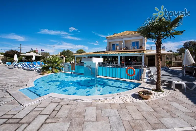 Фото отеля Kavos Plaza Hotel 3* Korfu Graikija išorė ir baseinai