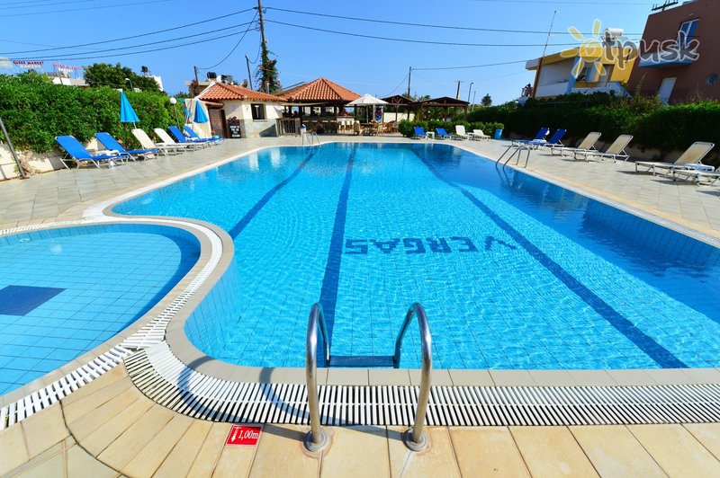 Фото отеля Vergas Hotel 2* о. Крит – Ираклион Греция экстерьер и бассейны