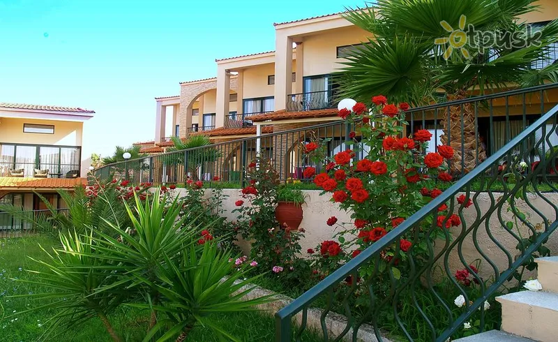 Фото отеля Village Mare 4* Halkidiki — Sitonija Grieķija ārpuse un baseini