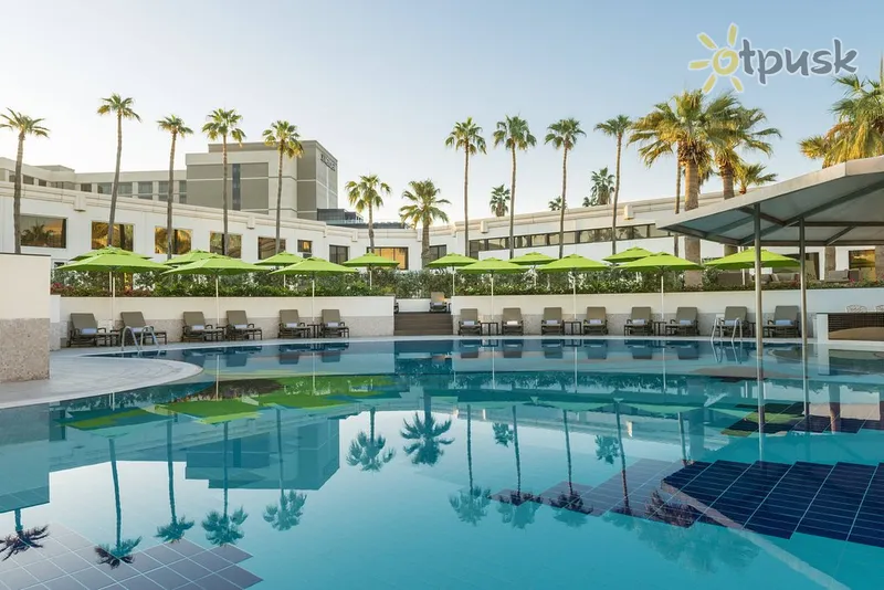 Фото отеля Le Meridien Dubai Hotel & Conference Centre 5* Дубай ОАЭ экстерьер и бассейны