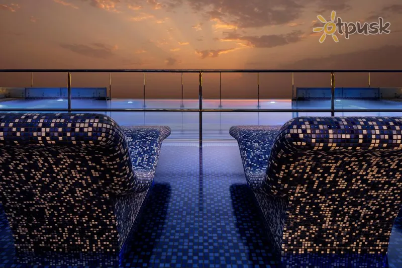 Фото отеля Le Meridien Dubai Hotel & Conference Centre 5* Dubajus JAE išorė ir baseinai