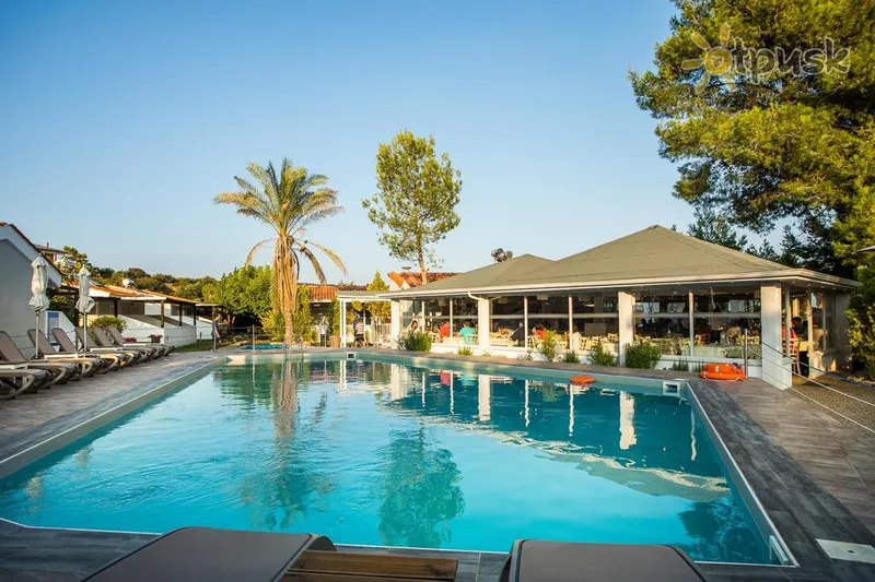 Фото отеля Coral Blue Beach Hotel 3* Халкідікі – Сітонія Греція екстер'єр та басейни