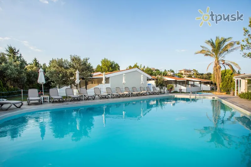 Фото отеля Coral Blue Beach Hotel 3* Halkidiki — Sitonija Grieķija ārpuse un baseini