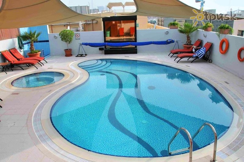 Фото отеля Savoy Suites Hotel Apartments 4* Дубай ОАЭ экстерьер и бассейны