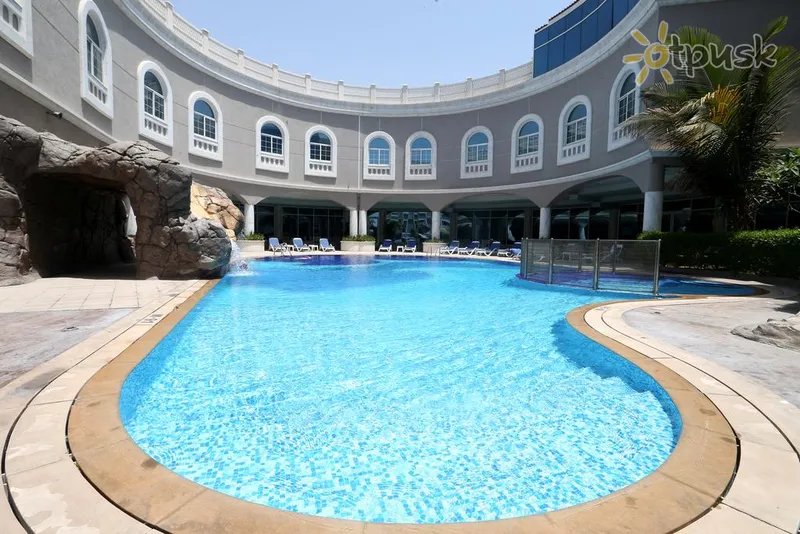 Фото отеля Sharjah Premiere Hotel & Resort 3* Шарджа ОАЕ екстер'єр та басейни