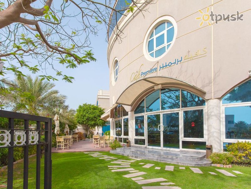 Фото отеля Sharjah Premiere Hotel & Resort 3* Шарджа ОАЭ экстерьер и бассейны