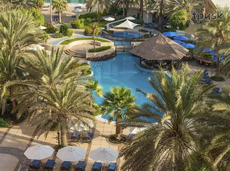 Фото отеля Sheraton Abu Dhabi Hotel & Resort 5* Abu dabī AAE ārpuse un baseini