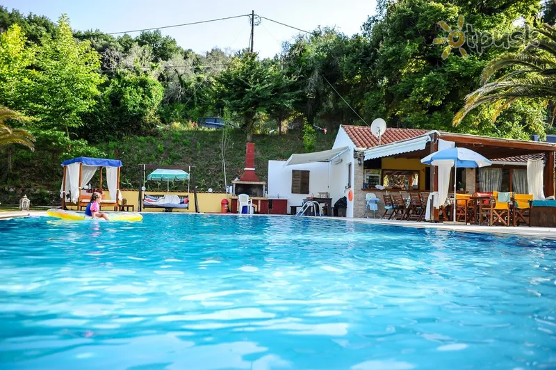 Фото отеля Marylin Apartments 2* Korfu Graikija išorė ir baseinai
