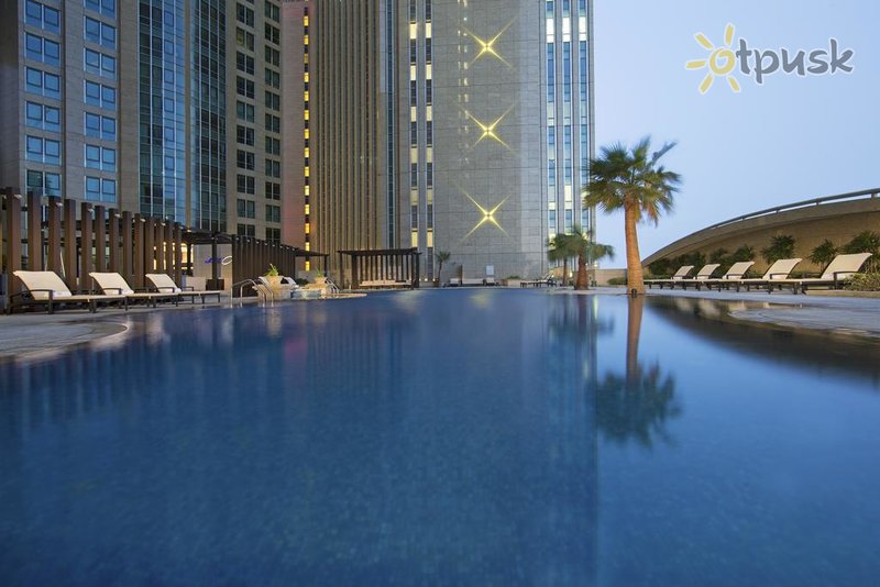 Фото отеля Sofitel Abu Dhabi Corniche 5* Абу Даби ОАЭ экстерьер и бассейны