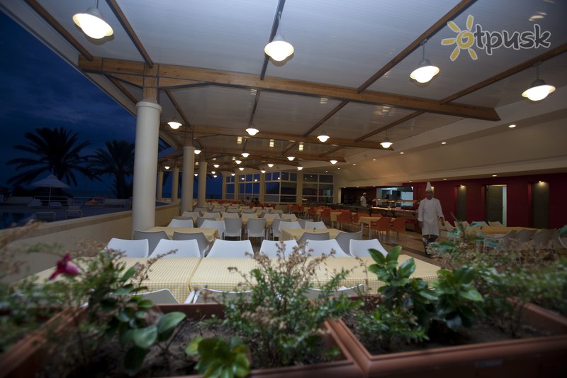 Фото отеля Omar Khayam Resort & Aqua Park 3* Хаммамет Тунис бары и рестораны