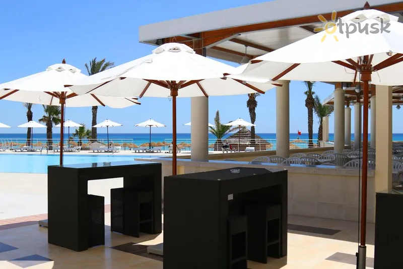 Фото отеля Omar Khayam Resort & Aqua Park 3* Hammamets Tunisija bāri un restorāni